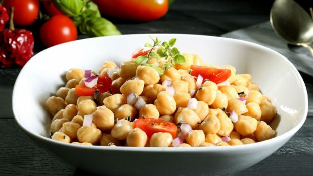 Ocho recetas con garbanzos para apostar por el «cuchareo»