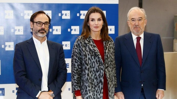 Doña Letizia vuelve a sumarse al «animal print»