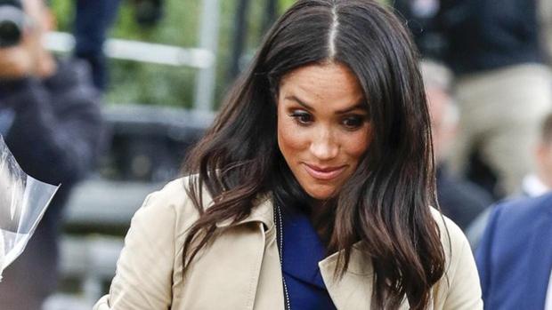 Meghan Markle manda mensajes de apoyo a trabajadoras del sexo en plátanos