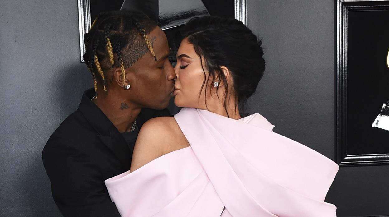 Continúa el drama: acusan a Travis Scott de engañar a Kylie Jenner