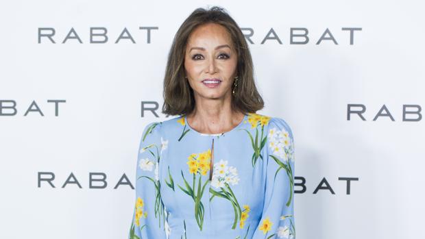 Isabel Preysler, una abuela exultante de fiesta en Madrid: «Los niños rejuvenecen»