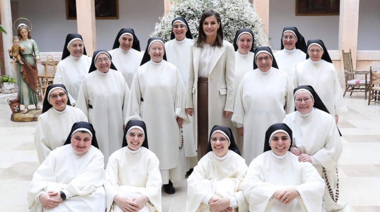 Doña Letizia, con las monjas del Monasterio de San Blas de Lerma (Burgos)