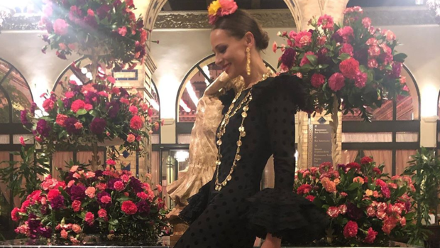 ¿Es Eva González la flamenca famosa mejor vestida de la Feria?