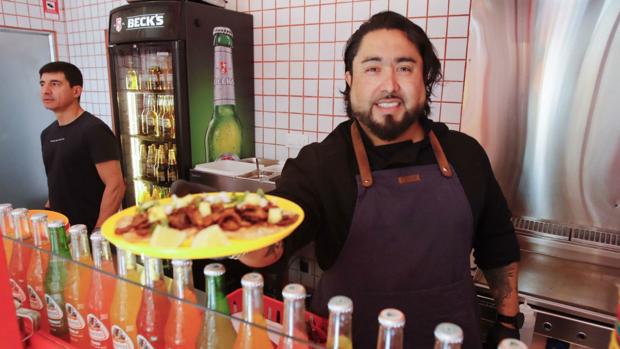 Mano de Santo abre Tacos Carnal en pleno centro