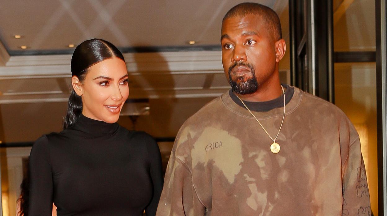 Kanye West junto a su mujer Kim Karsashian