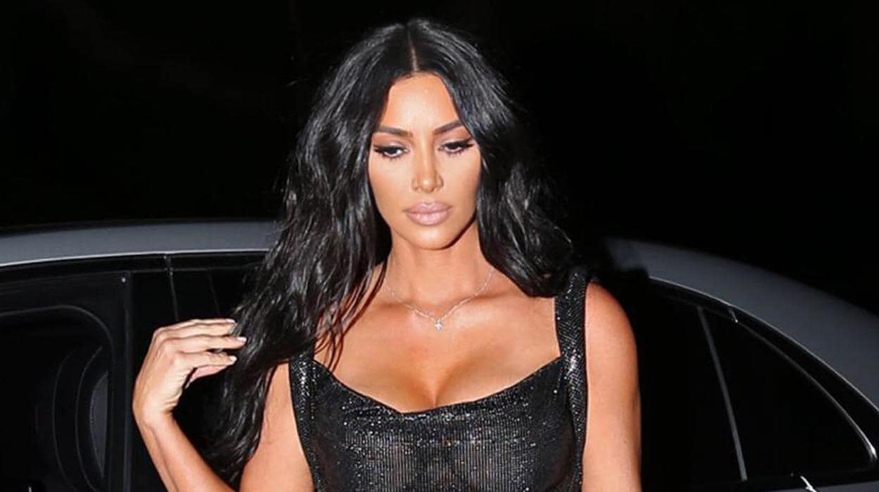 Kim Kardashian desafía con un ropa interior
