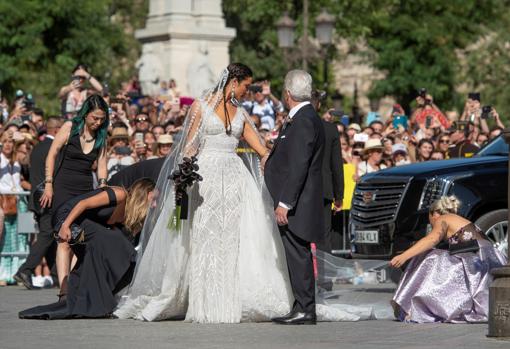 Pilar Rubio vestida de novia: así ha sido de espectacular el vestido de la presentadora