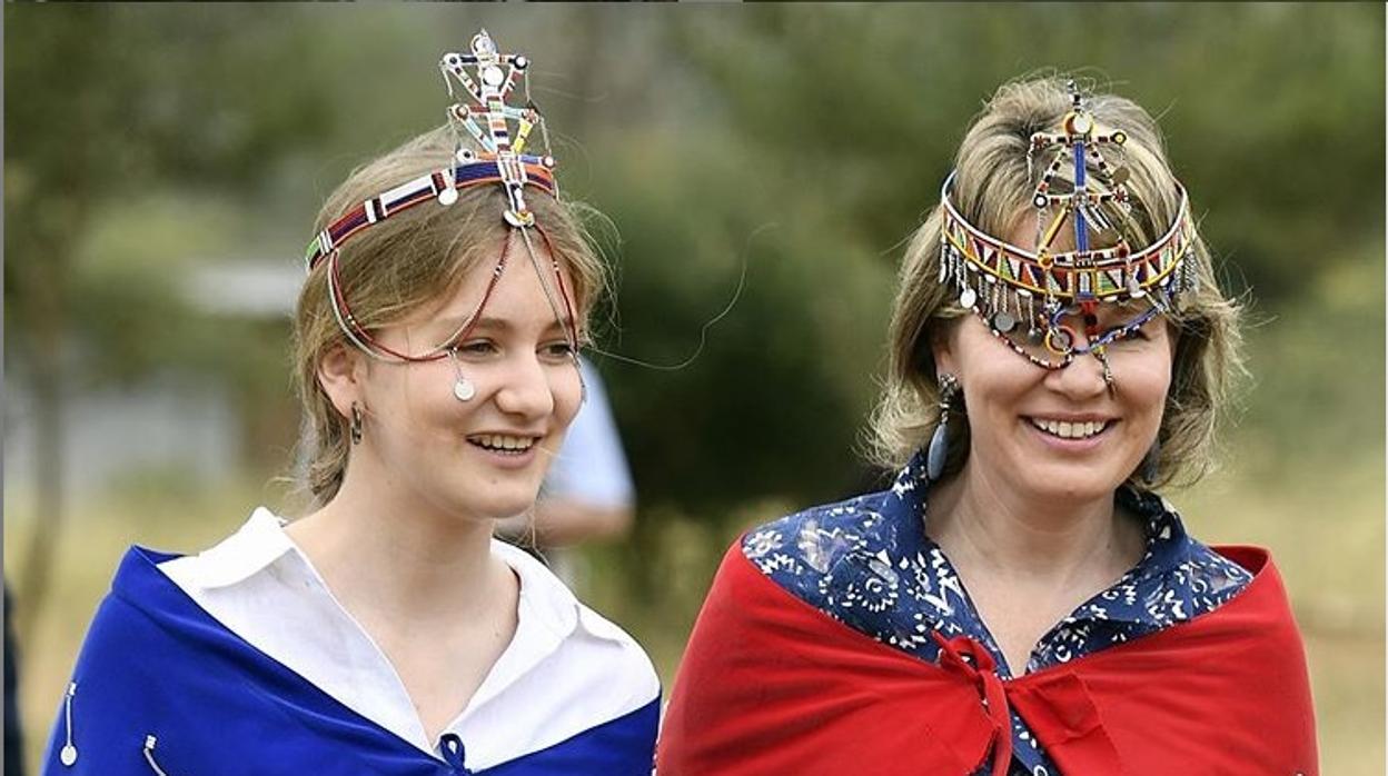 Isabel de Bélgica y su madre, la Reina Matilde