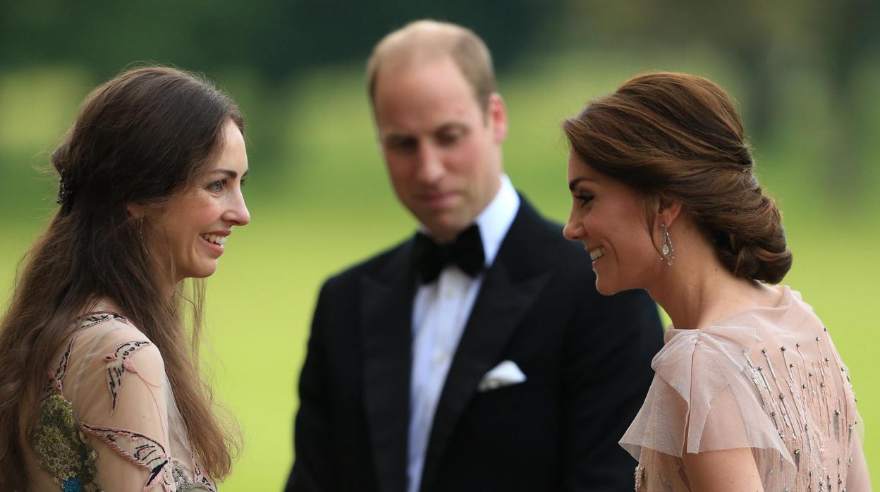 Rose Hanbury junto a los Duques de Sussex