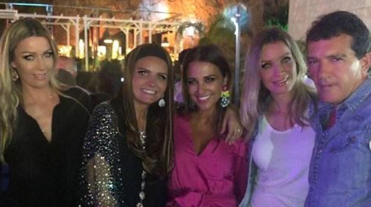 Barbara Kample, Sandra Gª San Juan, Paula Echevarría, Nicole Kample y Antonio Banderas