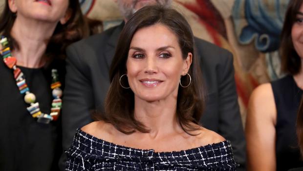 La Reina Letizia sorprende con un «look» en rebajas