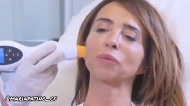 María Patiño muestra en directo su nuevo retoque facial