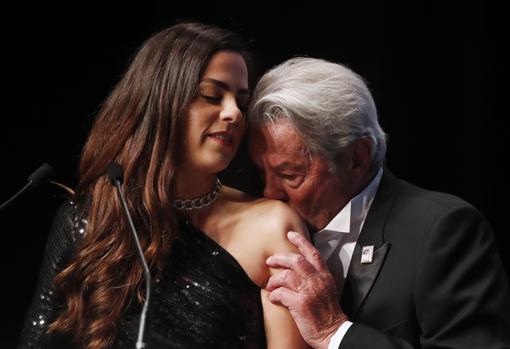 Alain Delon y su hija, Anouchka, en el festival de Cannes