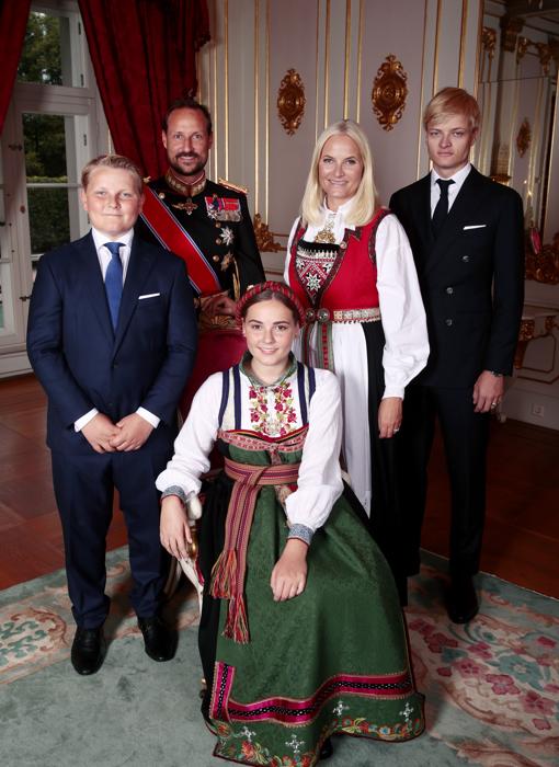 Ingrid en el Palacio Real de Oslo con sus padres, Haakon y Mette-Marit, y sus hermanos, Marius y Sverre Magnus