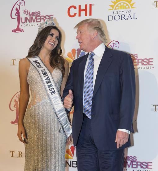 Donald Trump en el resort con la miss Paulina Vega en 2015