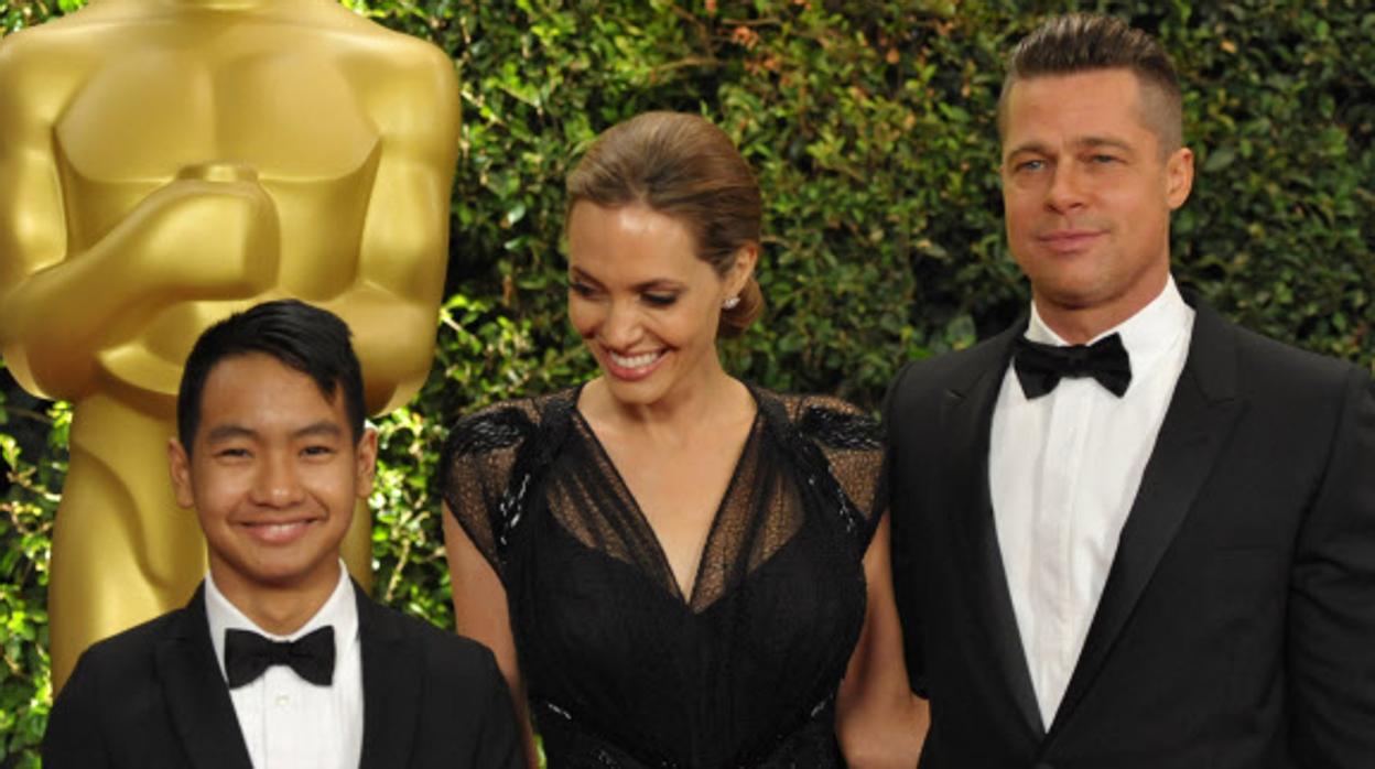 Brad Pitt y Angelina Jolie con su hijo mayor