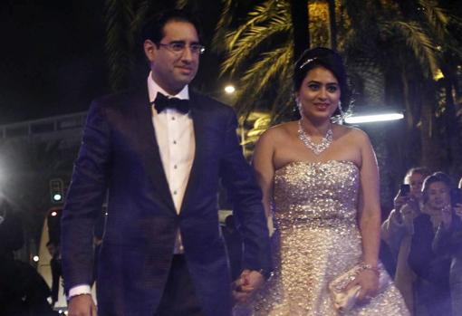 El novio Gulraj Behl y la novia Shristi Mittal