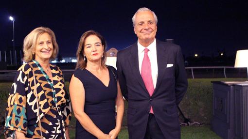 María José Ariza, María Robles y Carlos Ariza