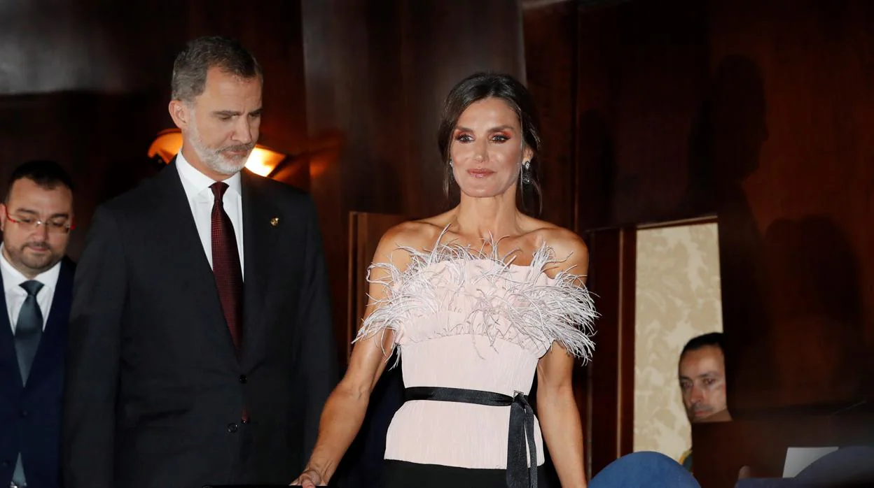 La Reina Letizia con el Rey Felipe VI
