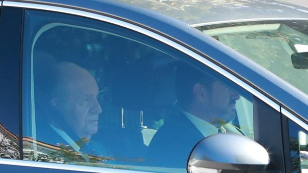 Los Reyes Juan Carlos y Sofía llegan a la boda de Rafa Nadal y Mery Perelló