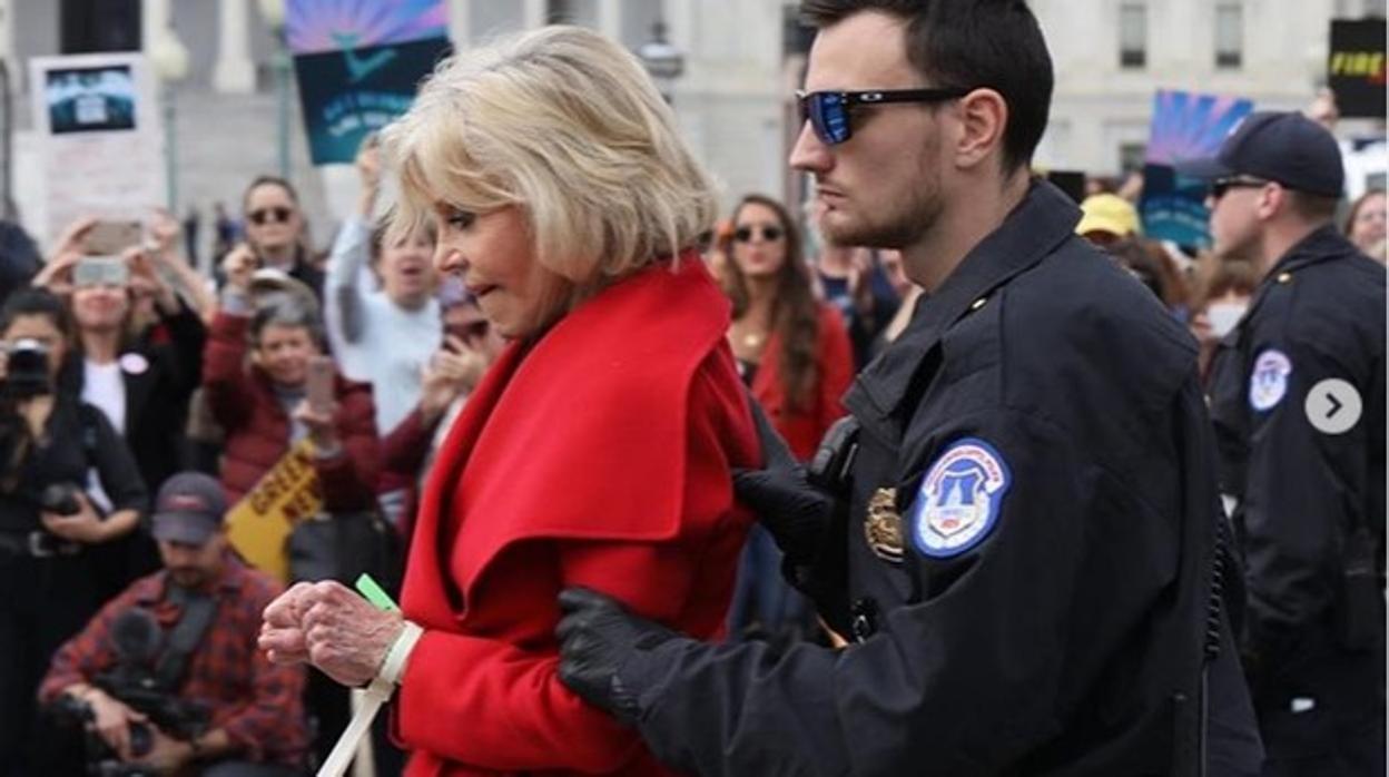 Jane Fonda, durante una de sus cuatro detenciones