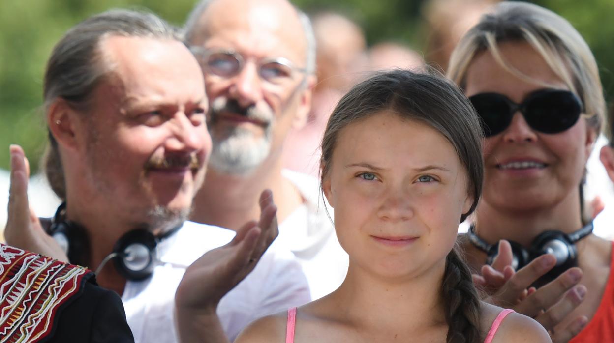 Greta Thunberg, junto a sus padres: Svante Thunberg y Malena Erman