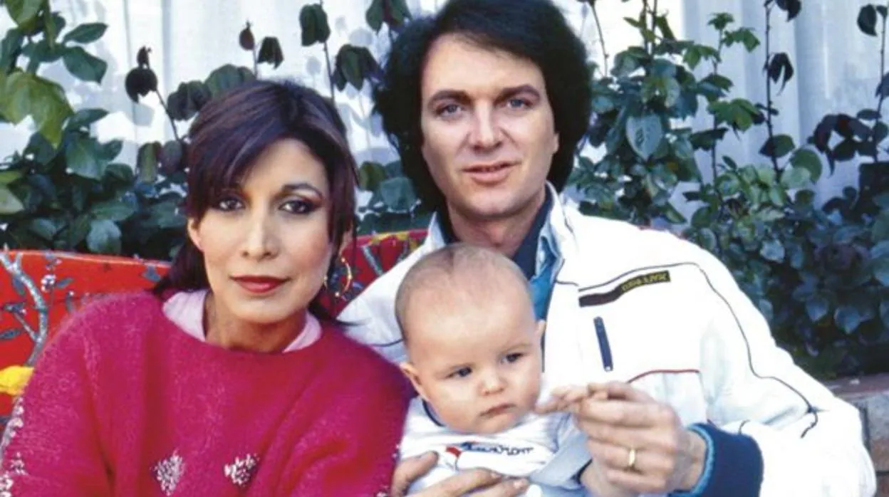 Camilo Sesto con Lourdes Ornelas y su único hijo