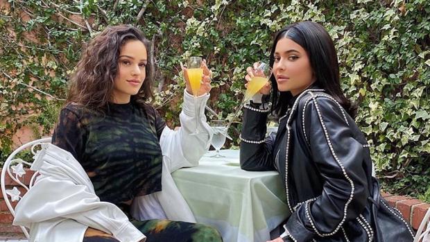 Así se gestó la inesperada amistad de Rosalía y Kylie Jenner: un encuentro viral