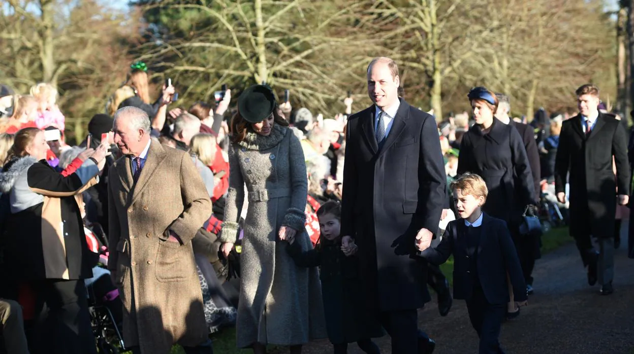La Familia Real británica a su llegada al servicio religioso