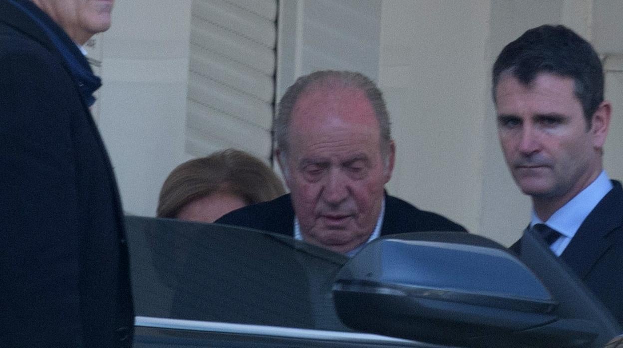 Don Juan Carlos a su salida del Rúber Internacional de Madrid