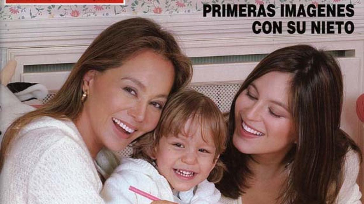 Chabeli Iglesias con su madre y su hijo