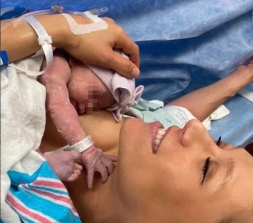 Enrique Iglesias comparte la primera imagen de su hija recién nacida