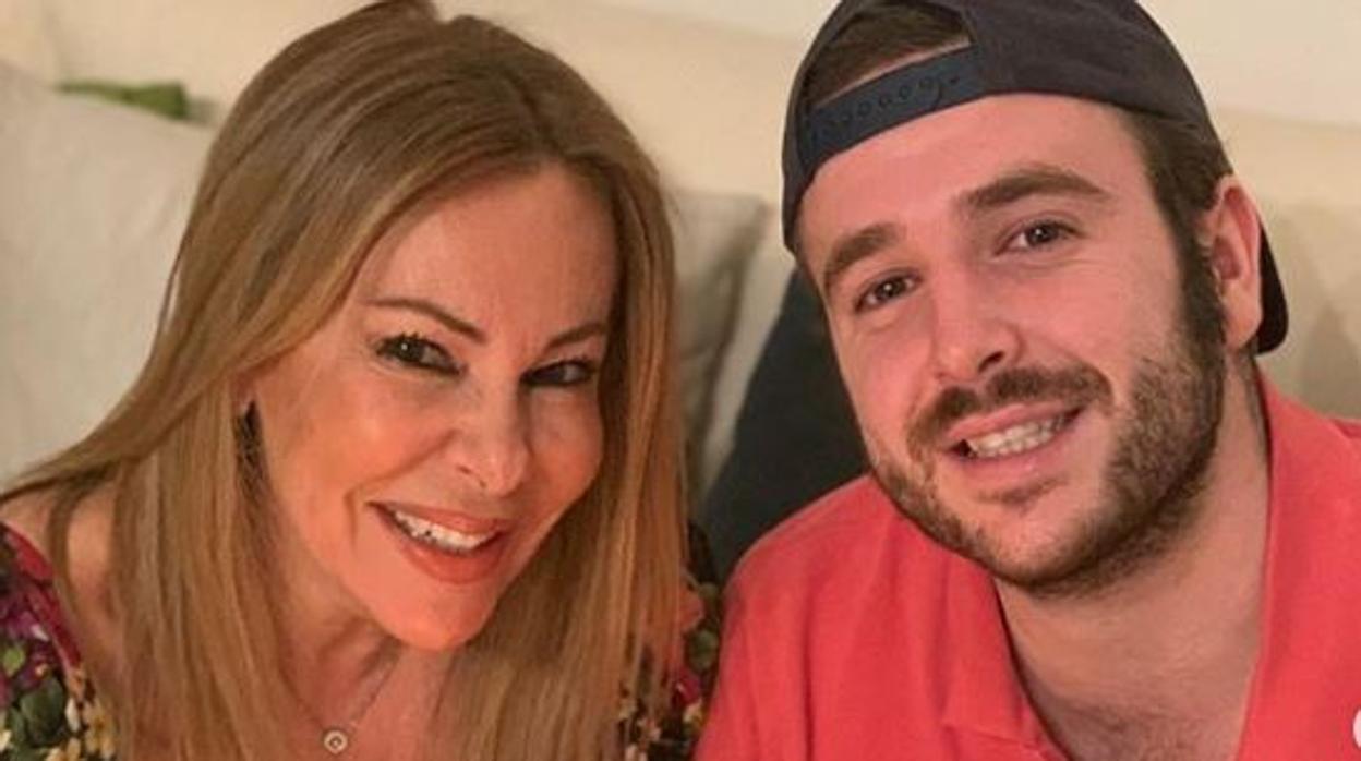 Ana Obregón y su hijo Álex Lequio