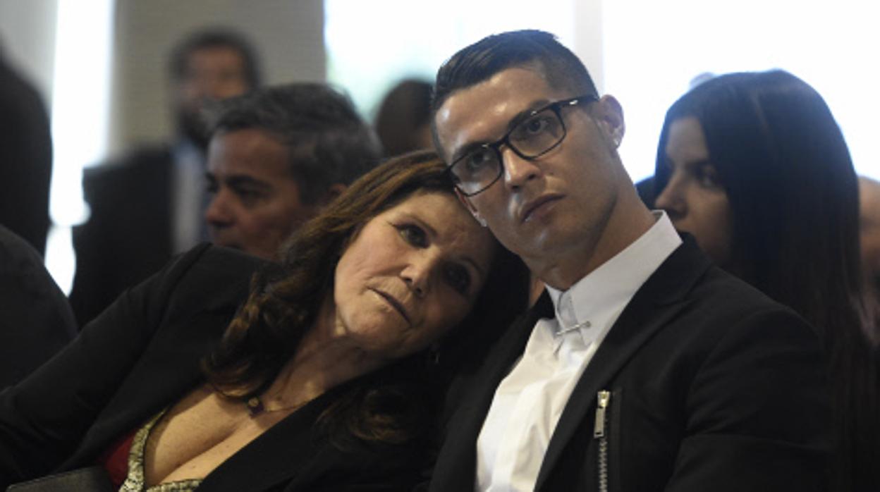 Las primeras palabras de la madre de Cristiano Ronaldo tras sufrir un infarto cerebral