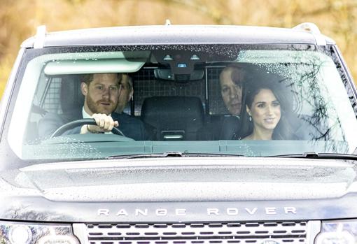 Meghan y Harry llegaron en su vehículo a la cita con la Reina