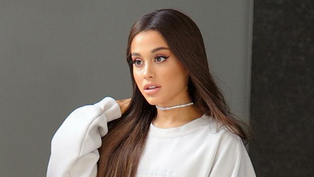 Un fanático obsesionado con Ariana Grande burla las medidas de seguridad y llega hasta la puerta de su casa