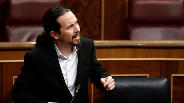 Pablo Iglesias se viste de Zara pese a los ataques a Amancio Ortega