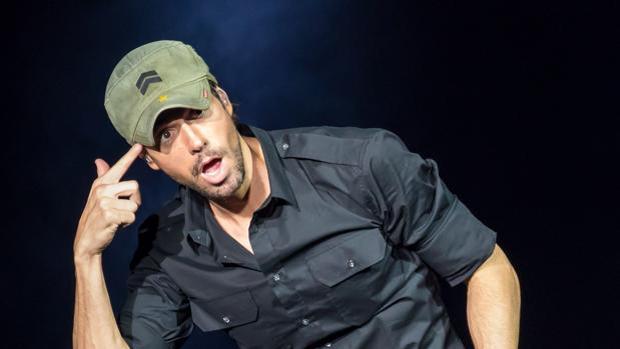 Enrique Iglesias celebra su 45 cumpleaños confinado con Anna Kournikova y sus hijos