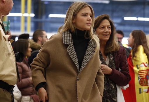 Isabel Hernáez, en el aeropuerto de Mardrid