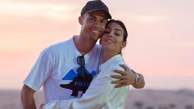 Georgina Rodríguez le hace trenzas de raíz a Cristiano Ronaldo