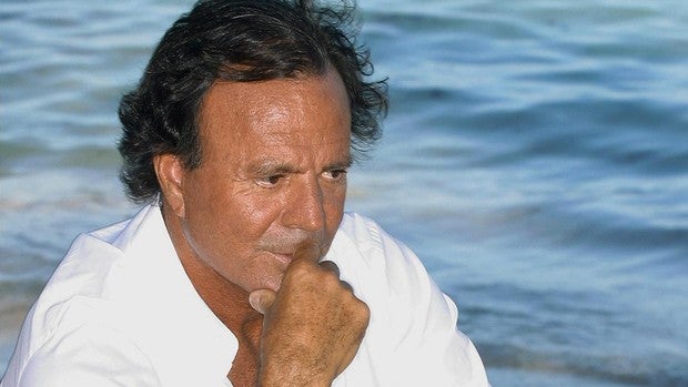 La «fría» reconciliación entre Julio Iglesias y su hijo Enrique