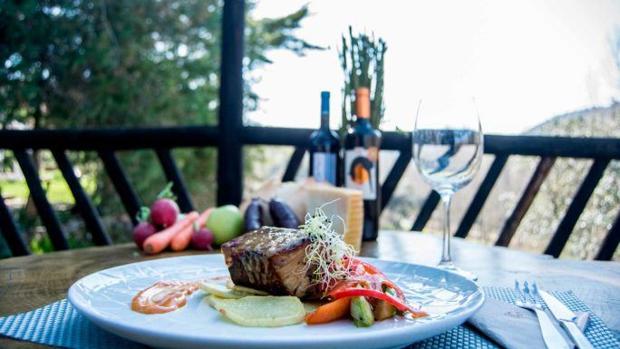 ¿Dónde comer en la Sierra Norte de Sevilla? Una escapada de verano cargada de sabor