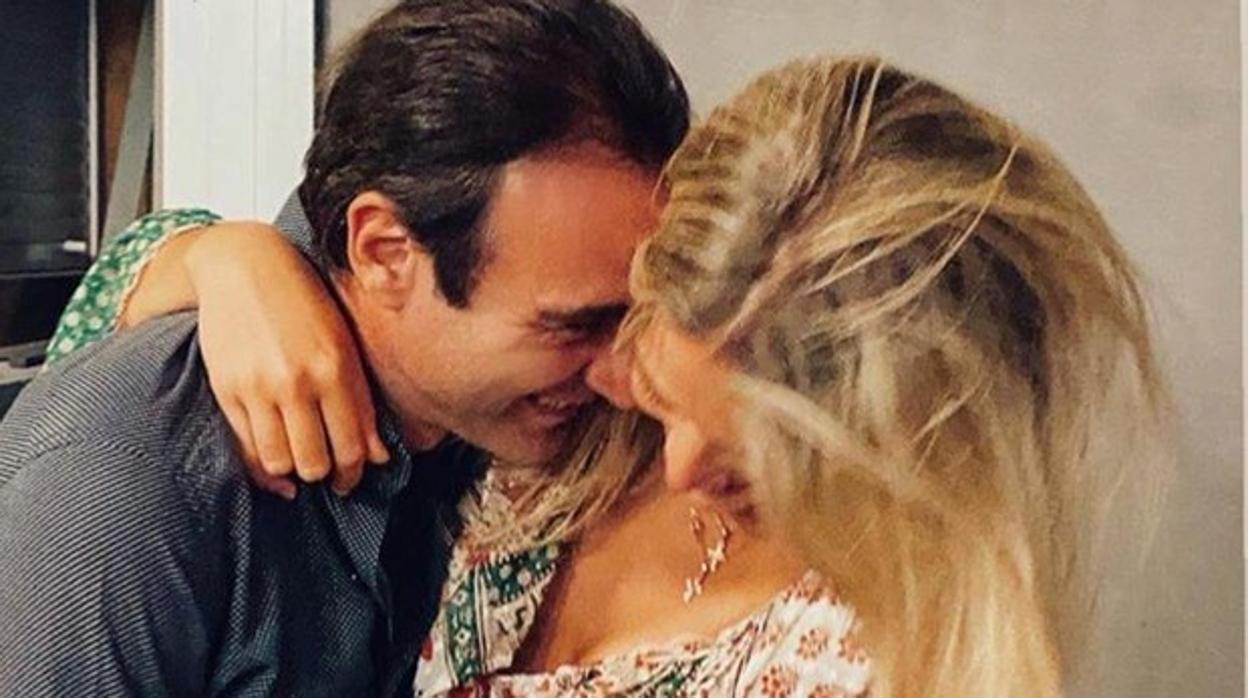 «Jóvenes Eternamente», la declaración de amor de Enrique Ponce a Ana Soria