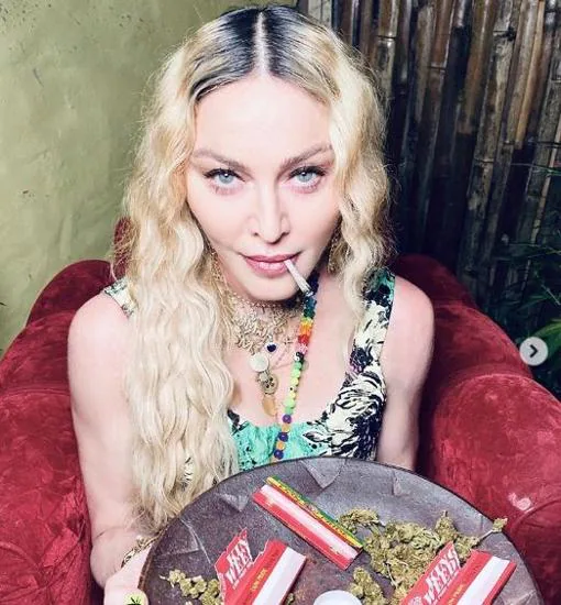 Con marihuana y sin mascarilla: Madonna se lleva a sus hijos de fiesta a Jamaica