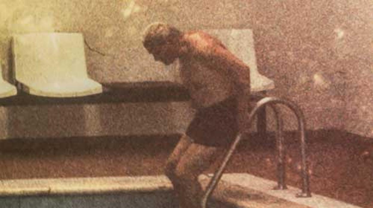 Juan Pablo II en la piscina de Castel Gandolfo