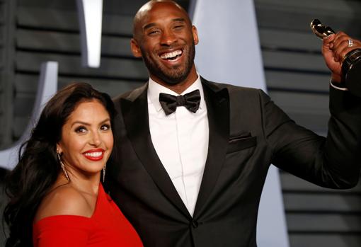 La viuda de Kobe Bryant demanda a los que difundieron fotos del accidente de su marido