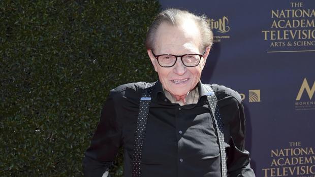 Larry King, ingresado en el hospital por coronavirus