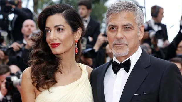 Por qué George Clooney escribe cartas de amor a Amal en la era tecnológica