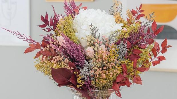 Decoración con flores: qué son las flores preservadas, cuánto duran y cómo se cuidan