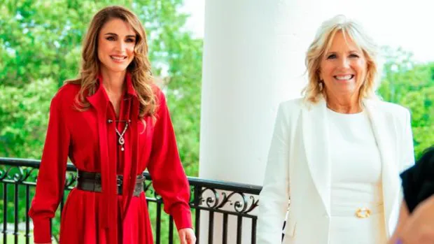 Rania de Jordania y Jill Biden coinciden en su apuesta por el look monocolor